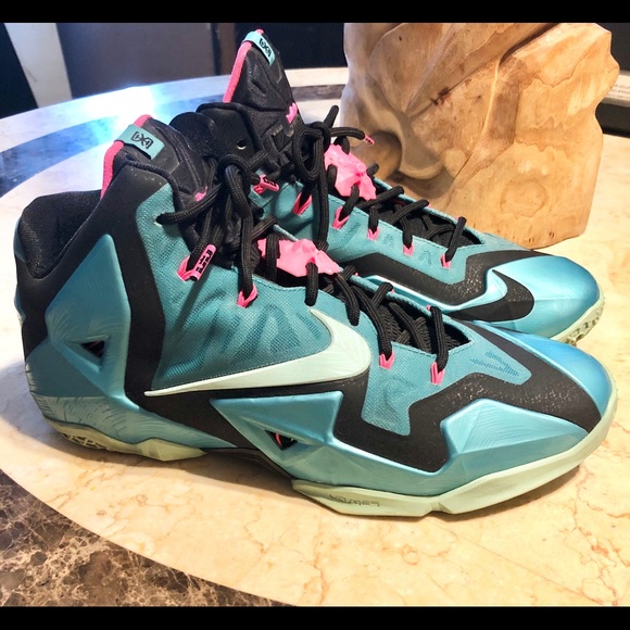 Nike Labron James Flywire XI Men’s Sneakers - Picture 1 of 9